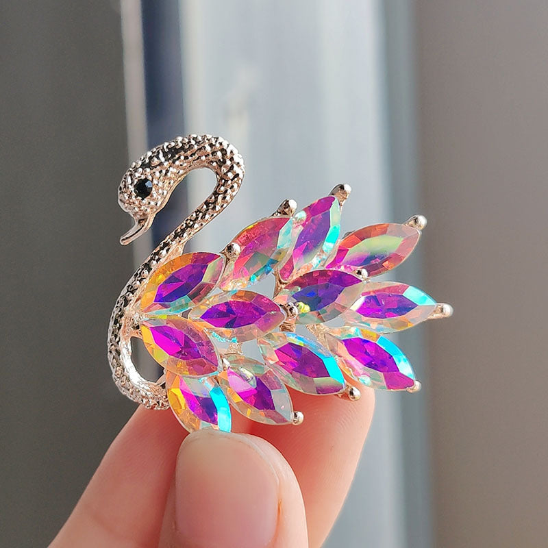 Versatile Brooch for Any Outfit - Image 5