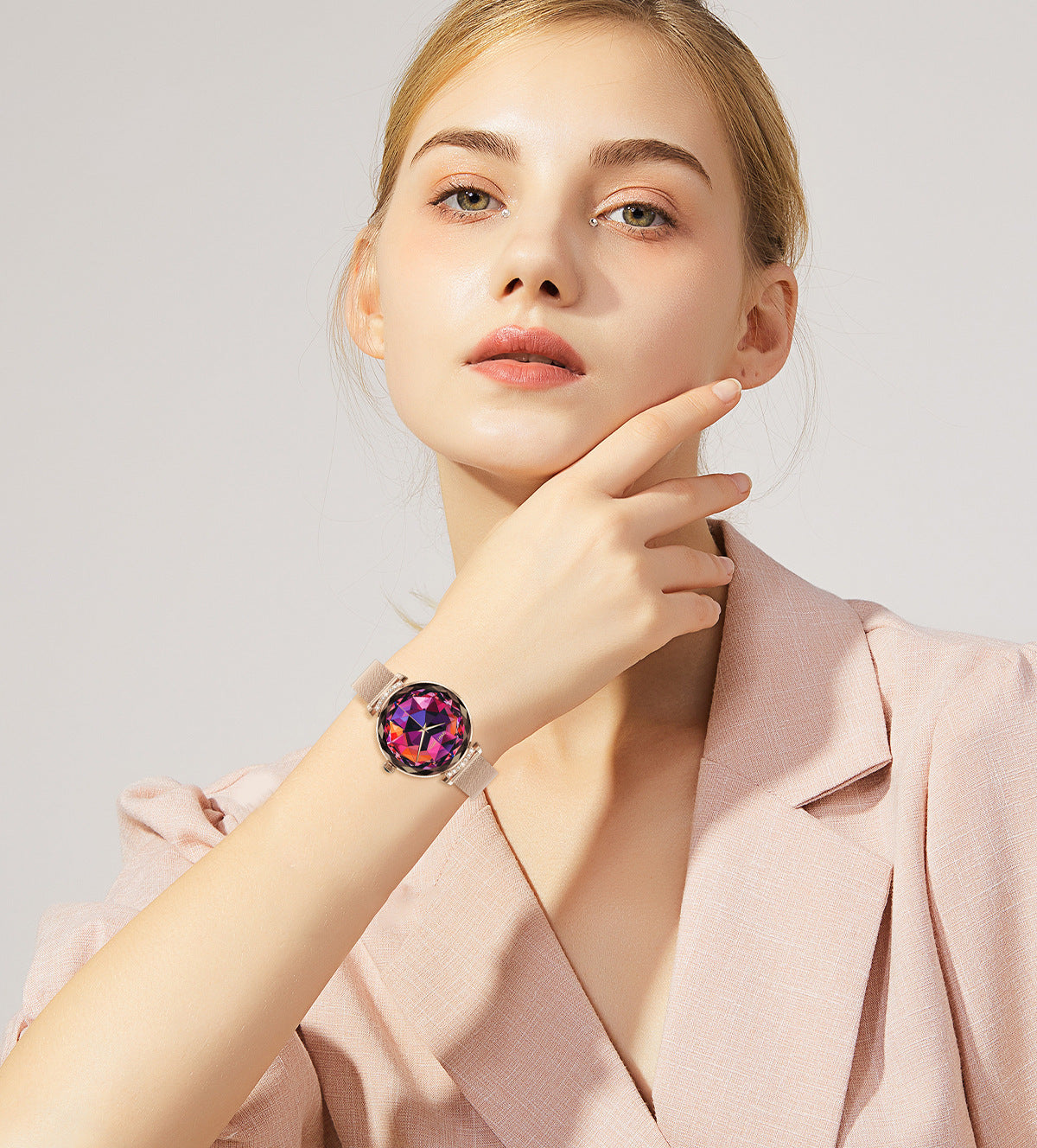 Smart health monitoring bracelet with heart rate and blood pressure tracking