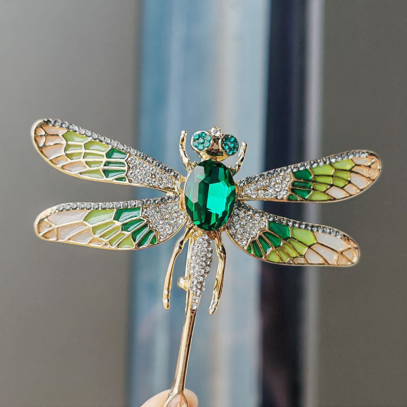 Vintage-Inspired Dragonfly Brooch Image 1