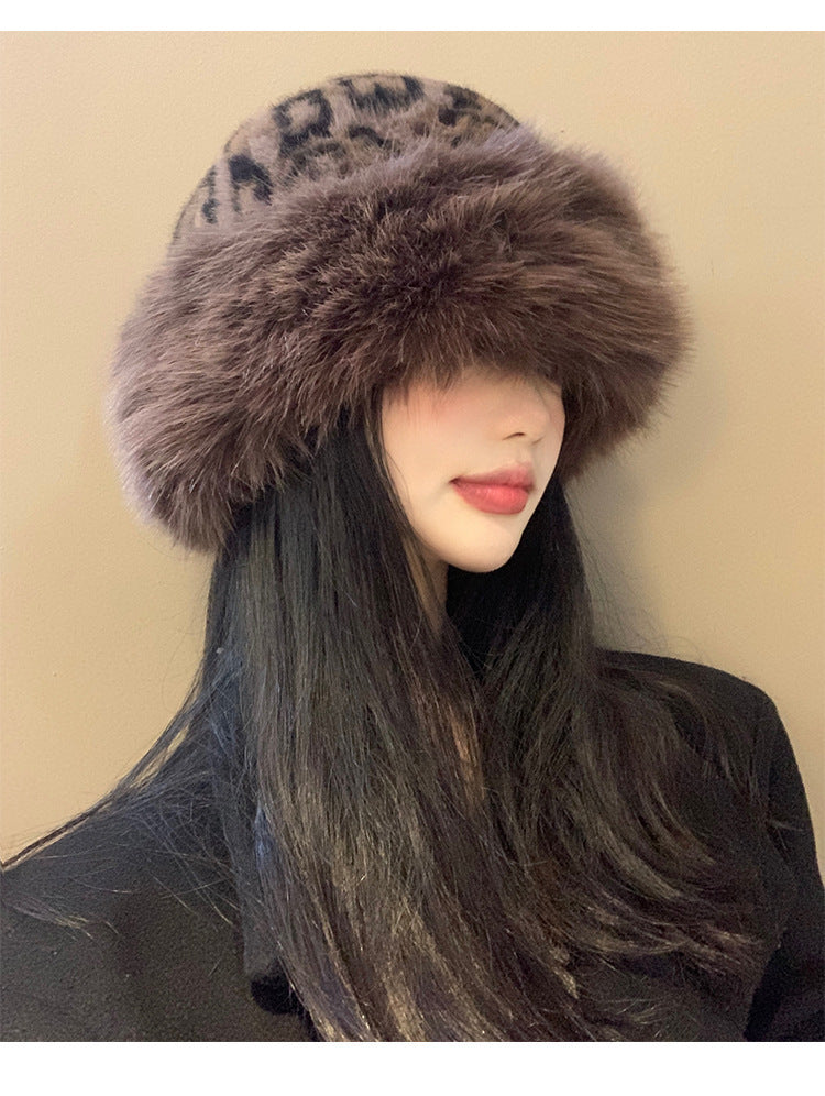 fashionable warm hat for winter