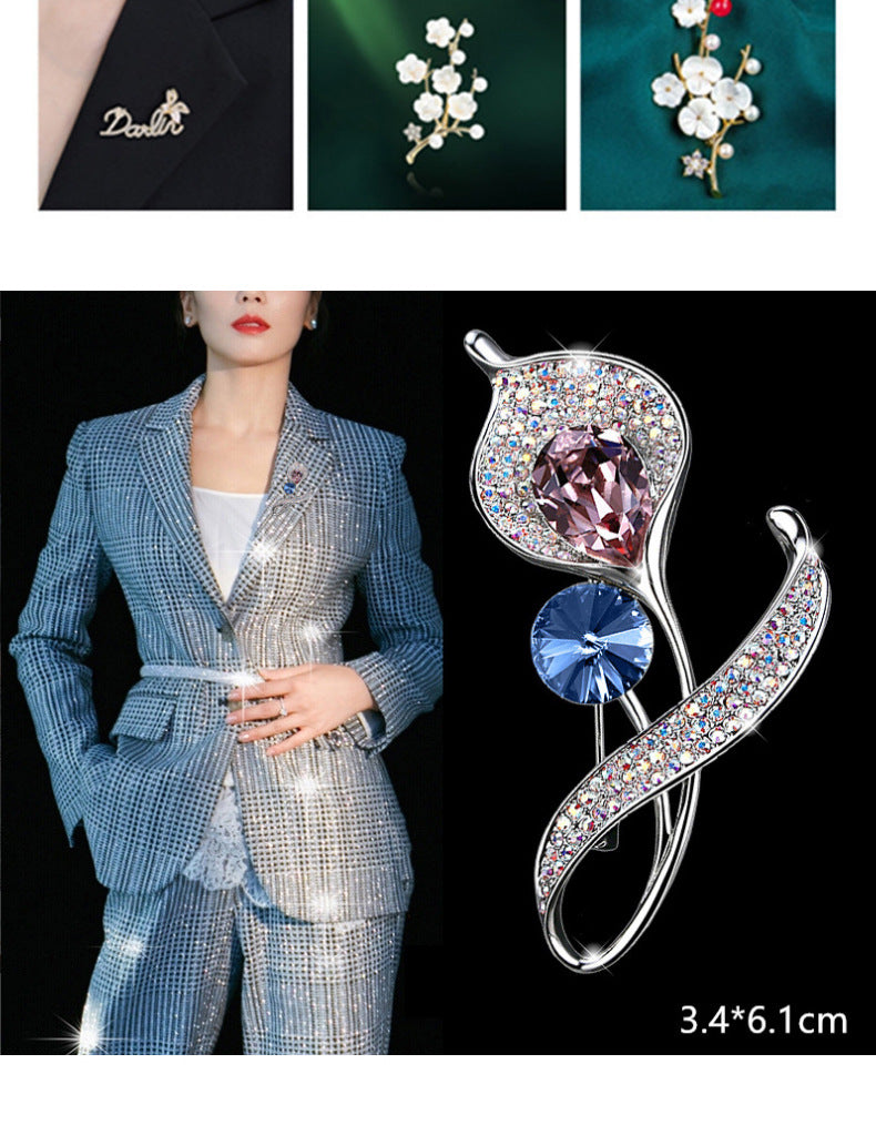 Elegant floral brooch pin for women