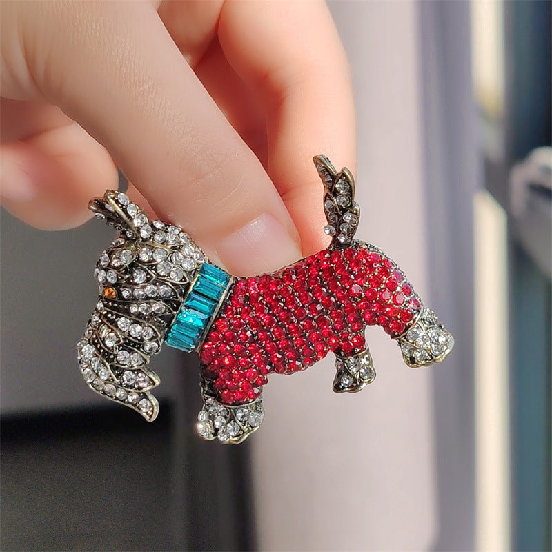 Charming animal brooch with rhinestones 1