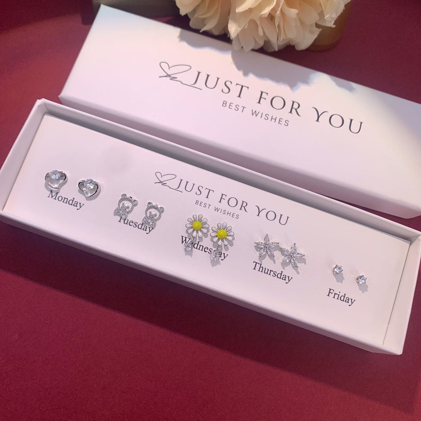 Elegant Cat Earrings Set