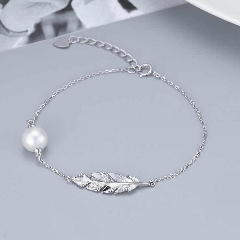 Elegant pearl silver bracelet side view