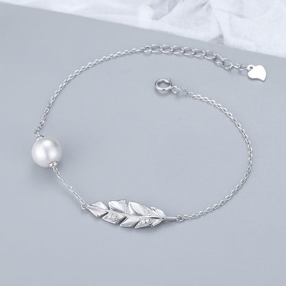Beautiful women's silver jewelry piece