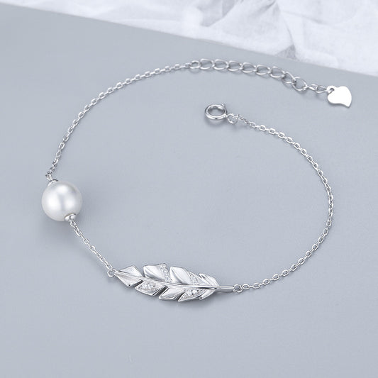 Beautiful women's silver jewelry piece