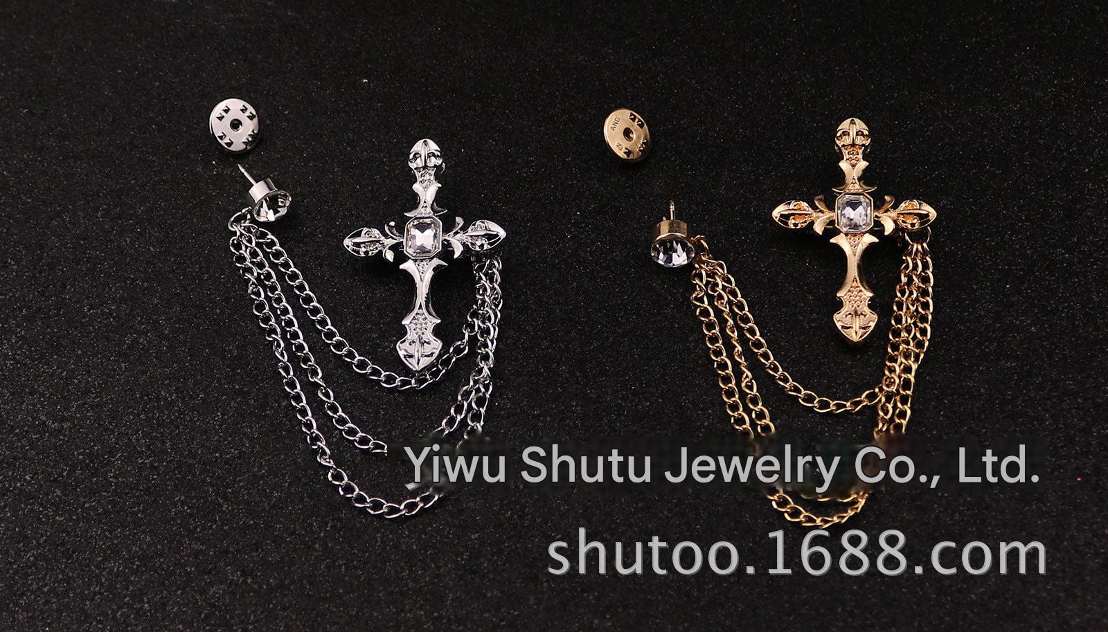 Silver crown brooch embellishment