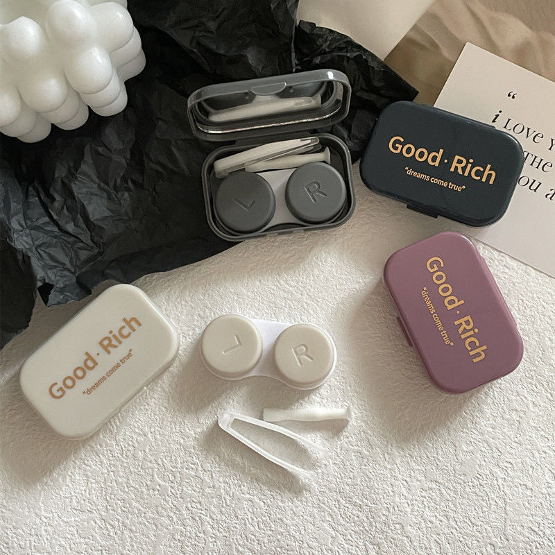 Stylish contact lens case with a chic look