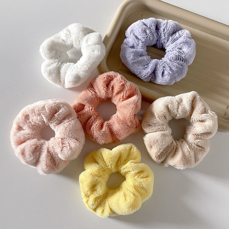 Comfortable plush hair accessory for kids in white