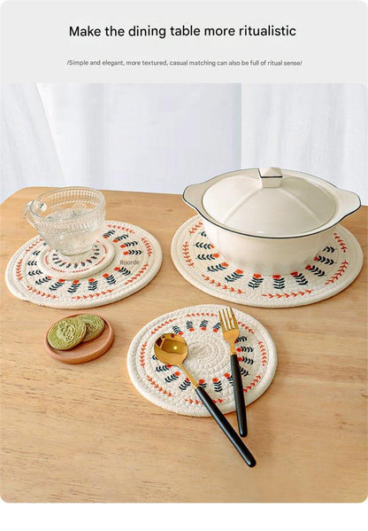 Set of heat-resistant mats for pots and bowls