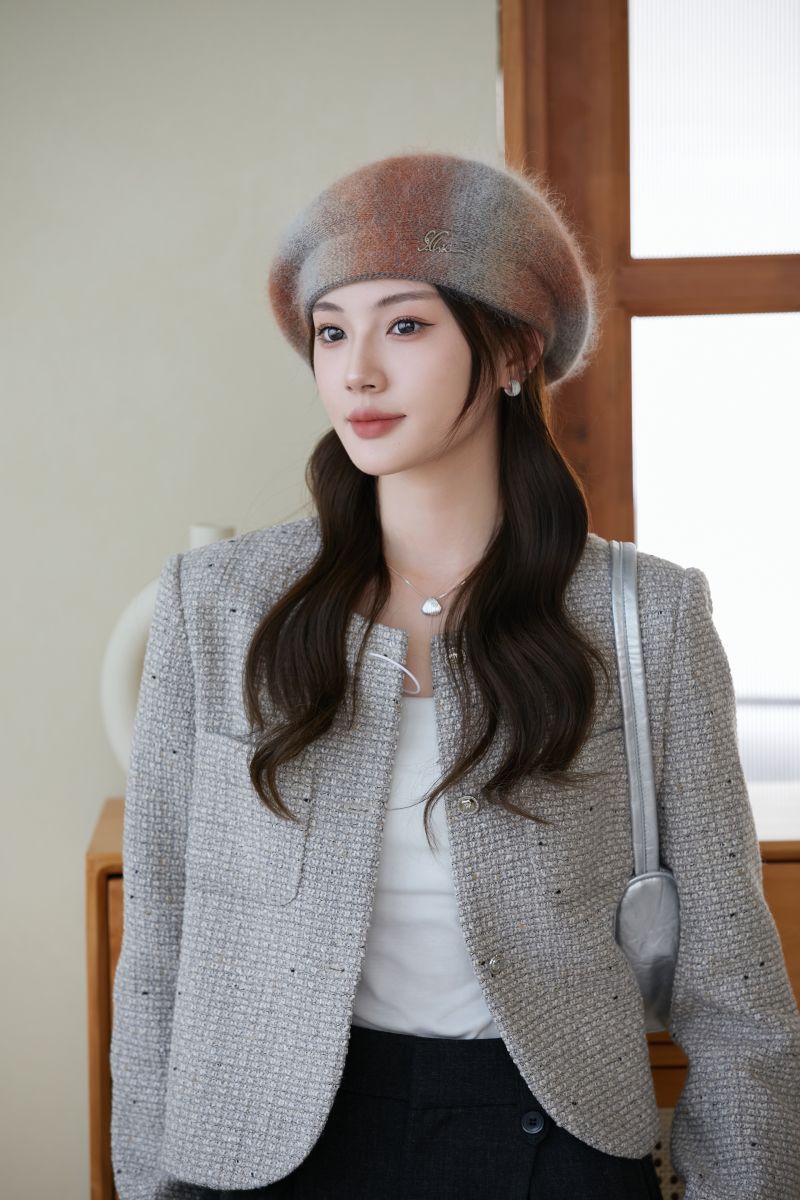 Stylish Rabbit Fur Beret in Gray