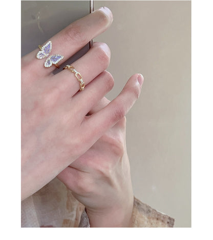 Fashionable butterfly ring with pearl accent - image 4