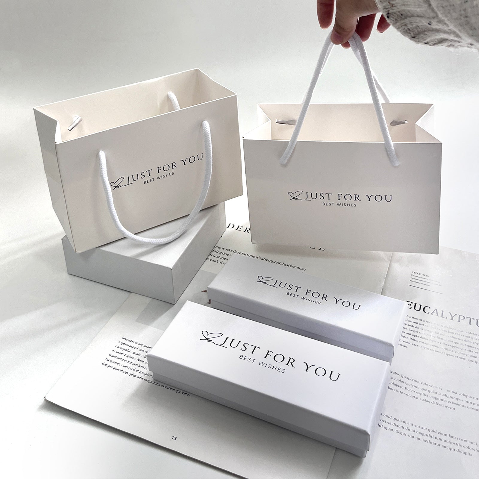 Elegant gift bag design 1