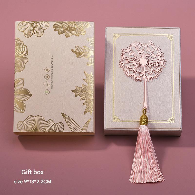 Stylish metal bookmark with intricate designs