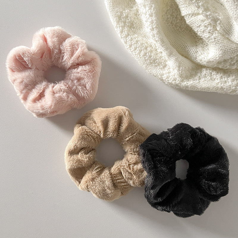 Comfortable plush hair accessory for kids in white