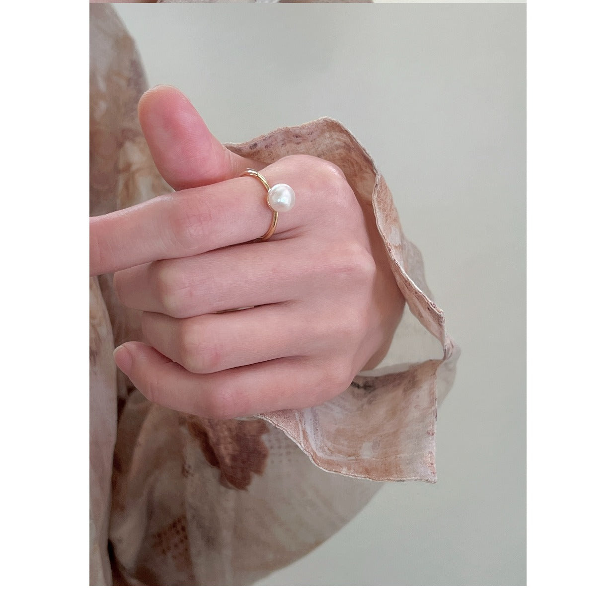 Beautifully designed vintage butterfly ring - image 5