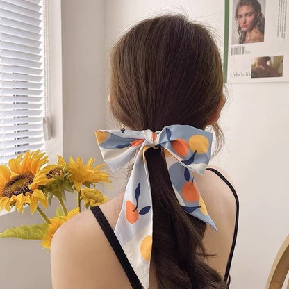 Multi-colored stylish hair tie