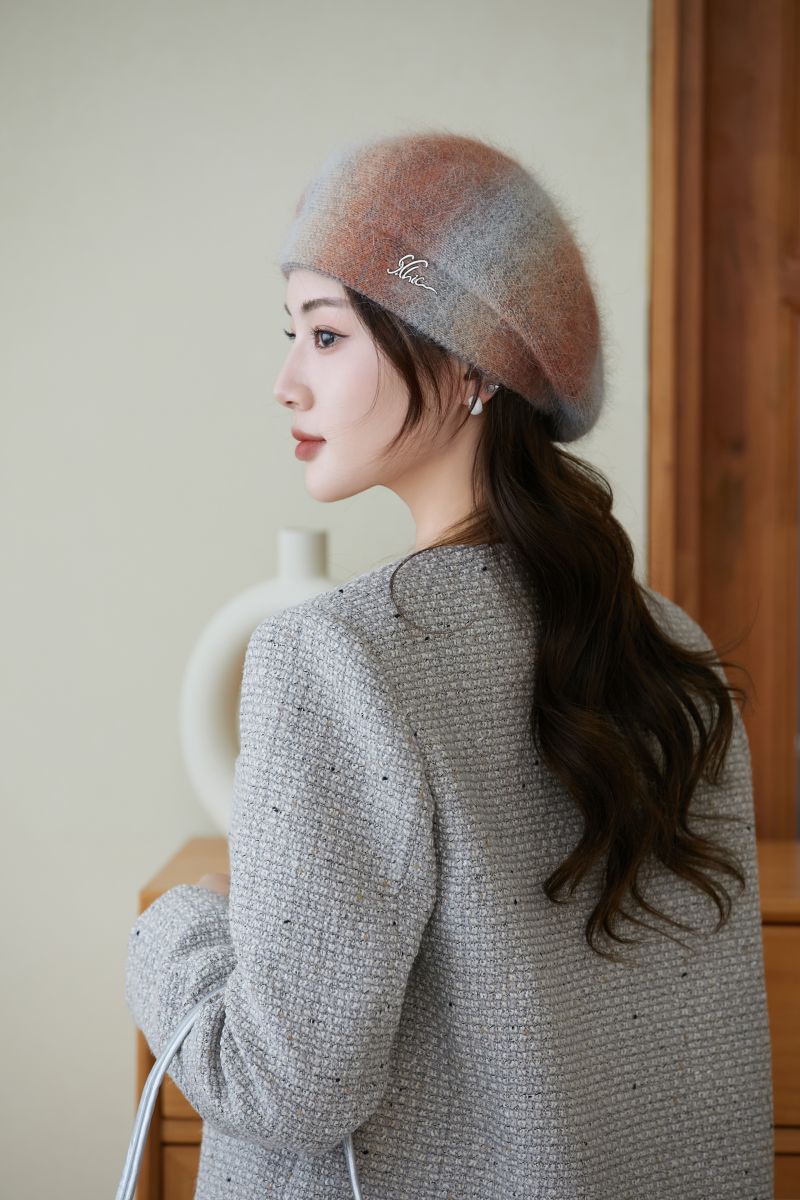 Stylish Rabbit Fur Beret in Gray