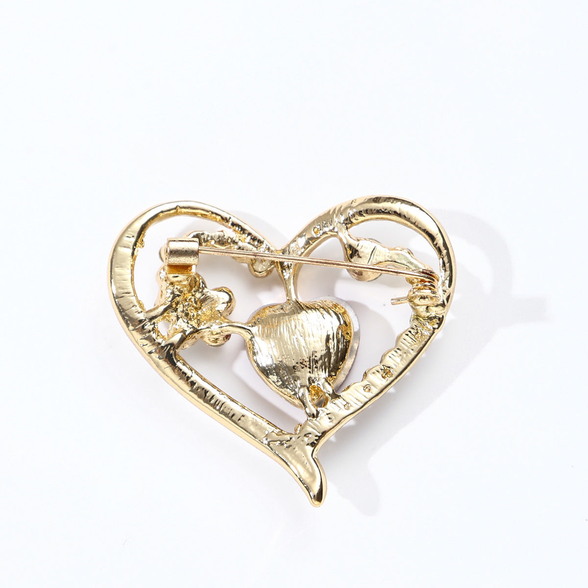 Fashion accessory heart-shaped lapel pin