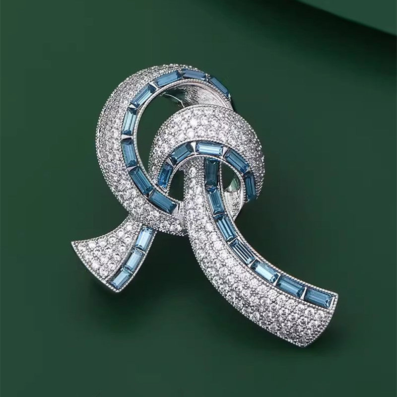 Stylish Fashion Brooch with Bow Tie Design - Image 3