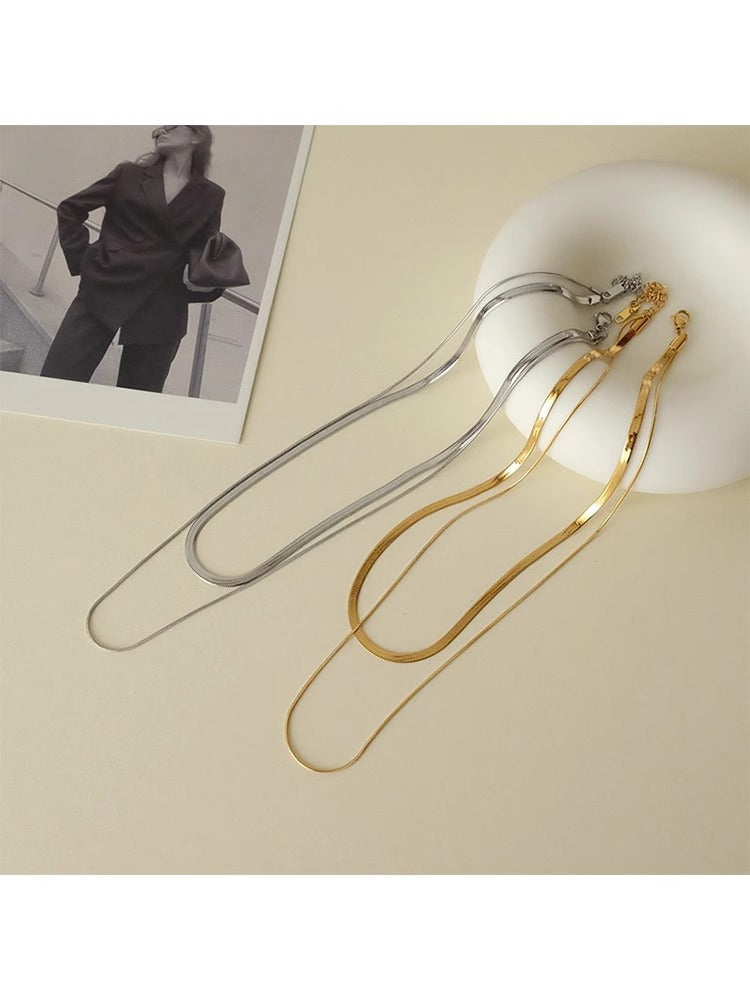 Trendy Choker Necklace on Model Image 5