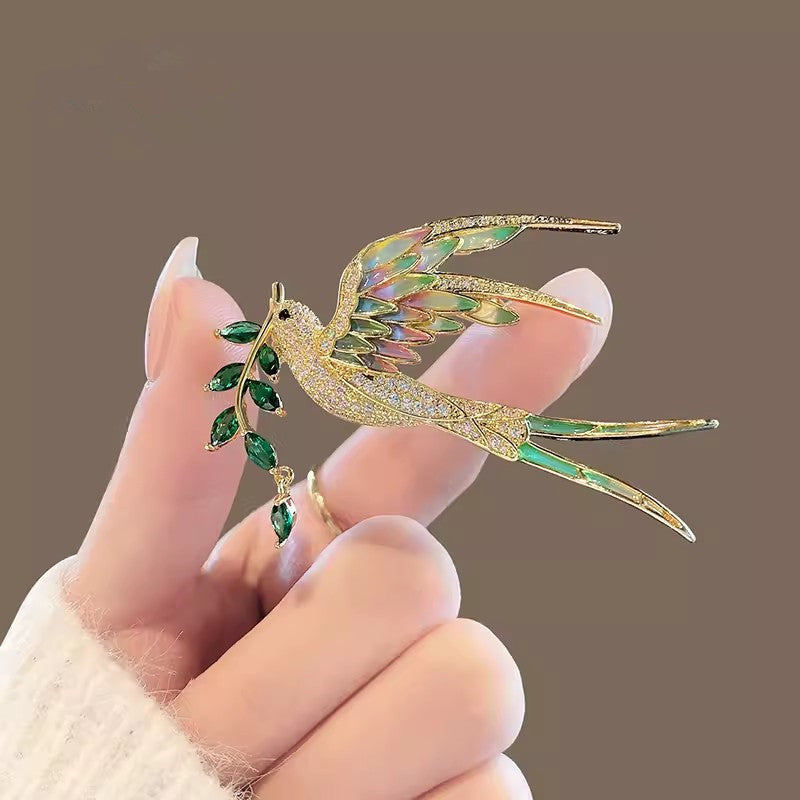 Detailed Brooch Craftsmanship image 10