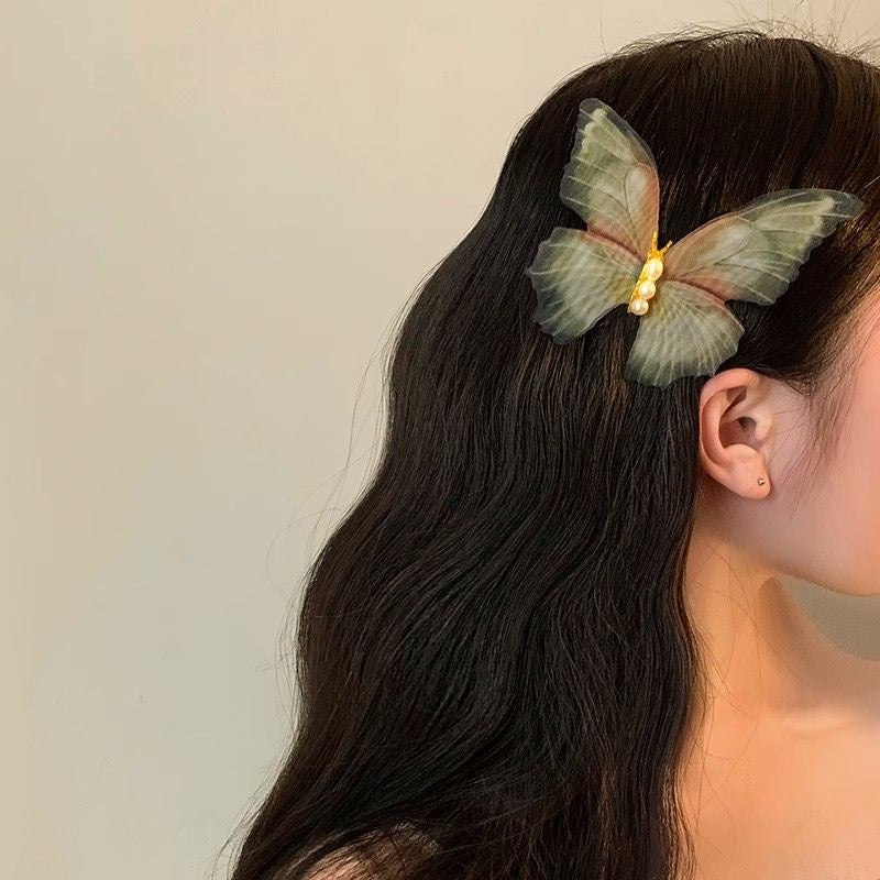 Charming green butterfly hair clip