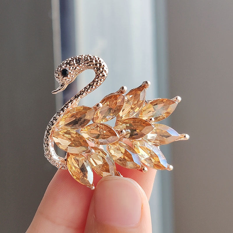 Fashionable Swan Design Brooch - Image 7