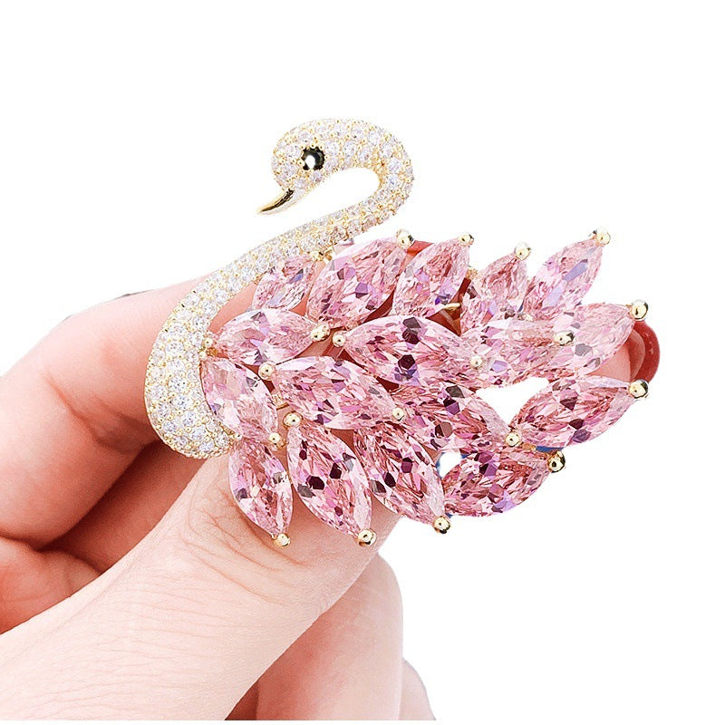 Detailed Look at the Brooch Design Image 6