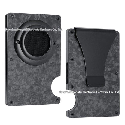Wallet being used outdoors to show versatility - Image 8