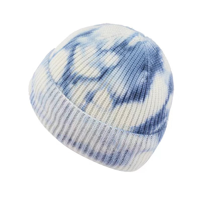 Violet stylish beanie with soft yarn