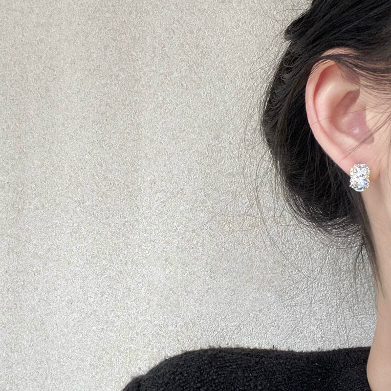 Stylish Women’s Earrings Image 3