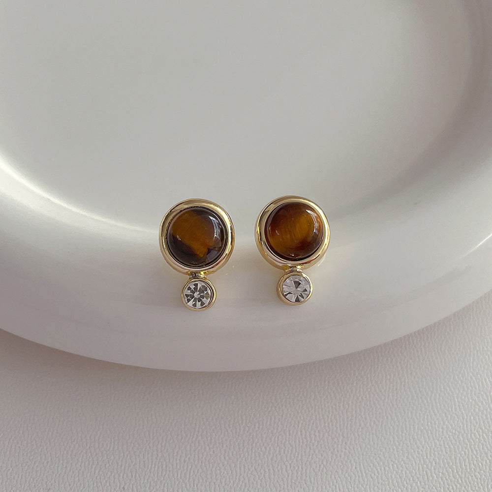 Fashion jewelry featuring tiger eye stones