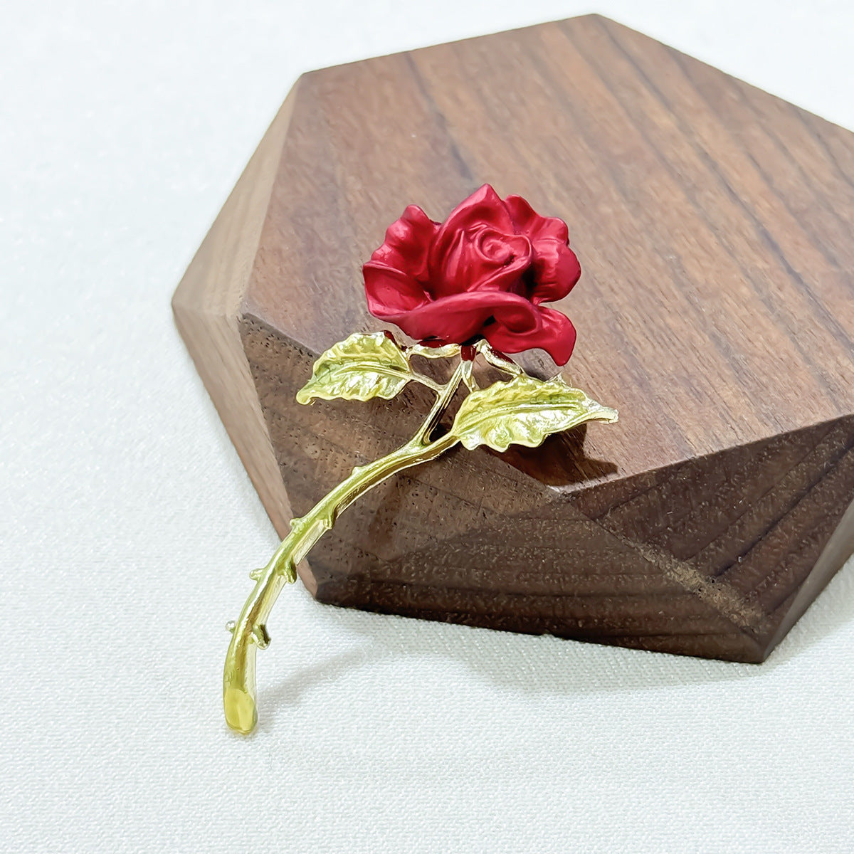 Red rose brooch elegant background image 10