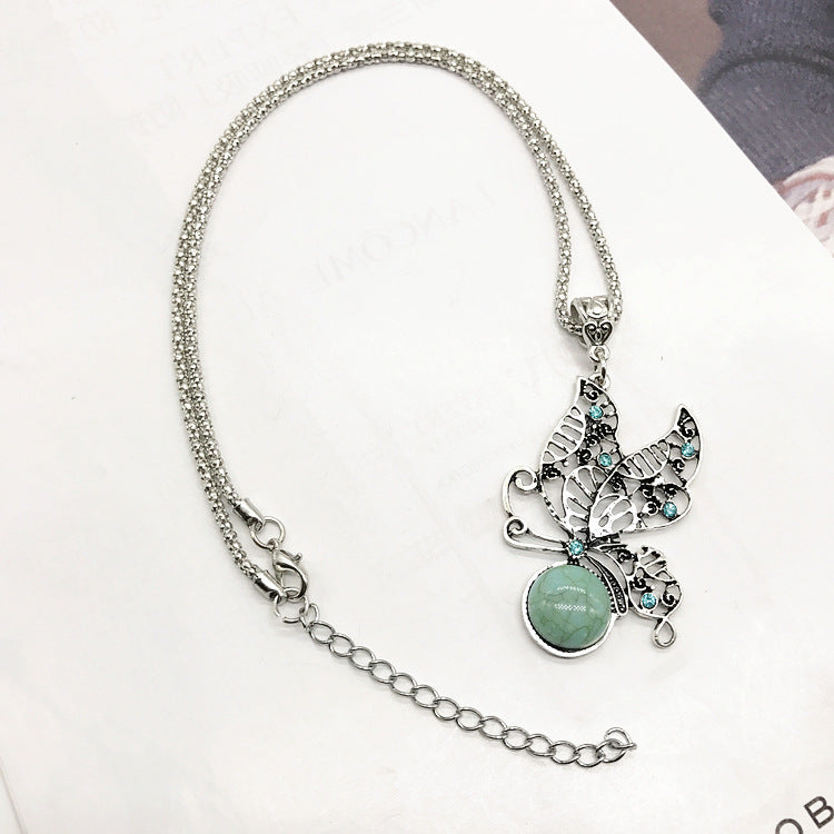 Necklace showcasing adjustable features and vintage style - image 3