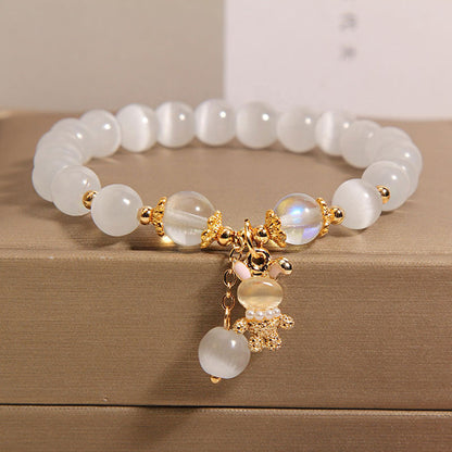 Elegant women's bracelet with four-leaf clover design