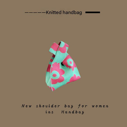 Knitted Tote Bag Storage Capacity