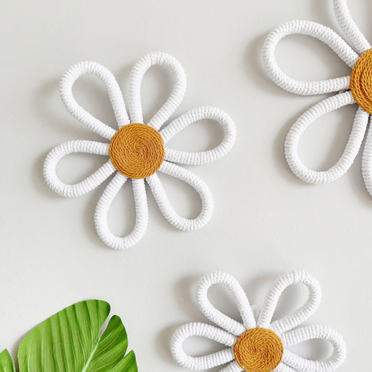 Child's wall art with daisy design