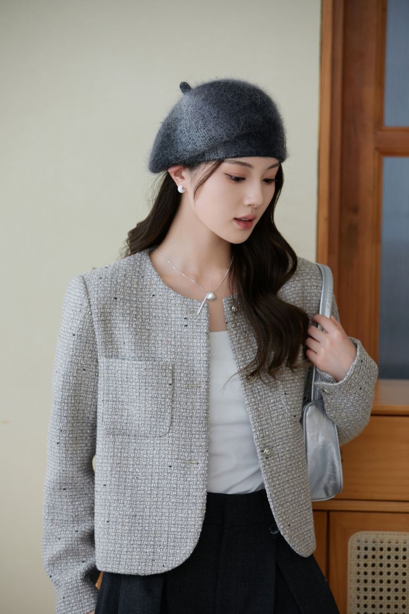 Stylish Rabbit Fur Beret in Gray