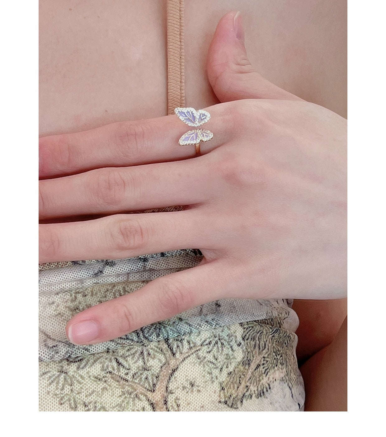 Beautifully designed vintage butterfly ring - image 5