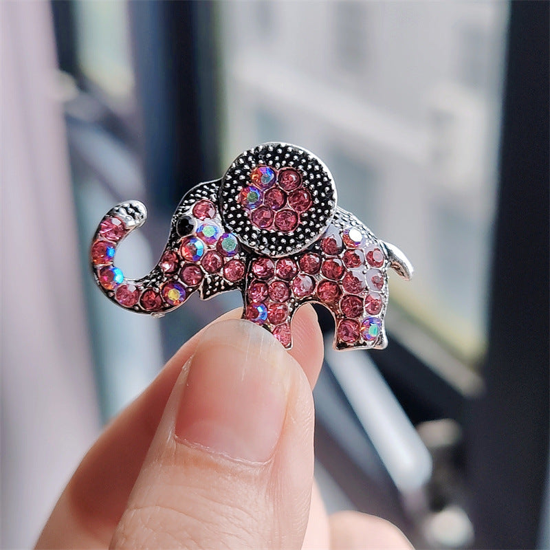 Stylish Brooch Fashion Accessory image 3