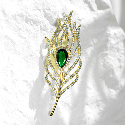 Sparkling nature-inspired brooch pin