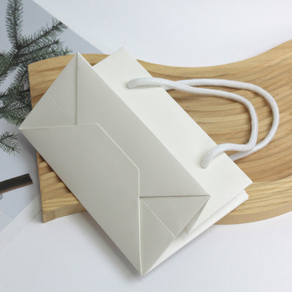 Customized gift bag suitable for gifting 8