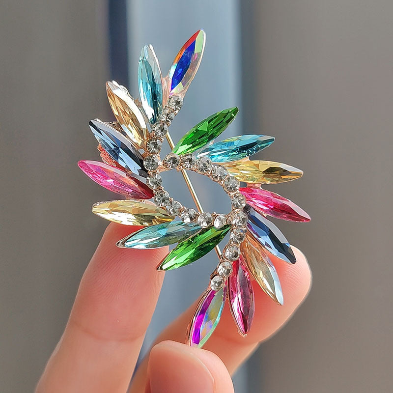 Unique brooch suitable for everyday wear