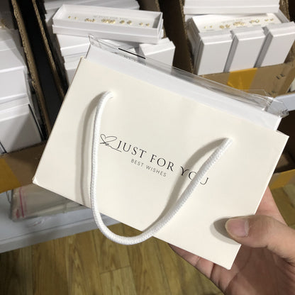 Gift bag with festive theme 2