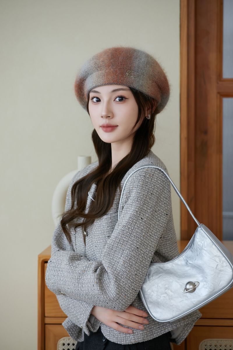 Elegant Rabbit Fur Beret in Black