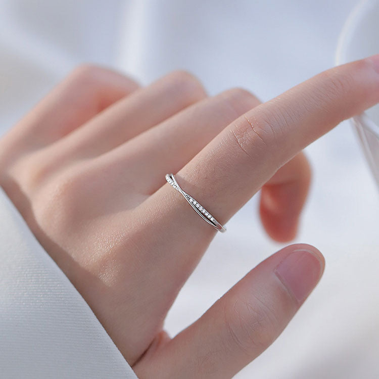Minimalist ring perfect for gifting - Image 10