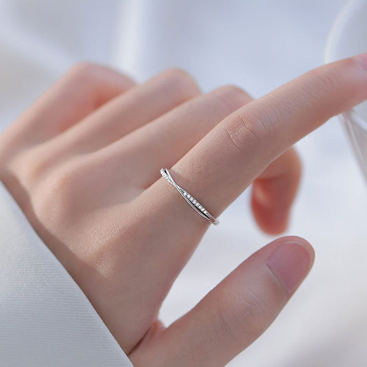 Minimalist ring perfect for gifting - Image 10