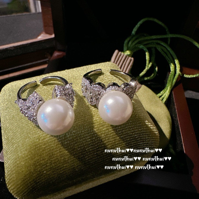elegant butterfly gemstone pearl necklace