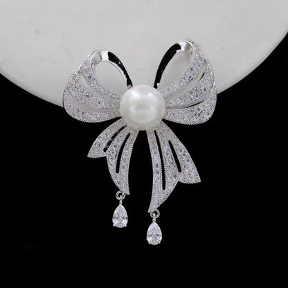 Chic and unique brooch for any outfit